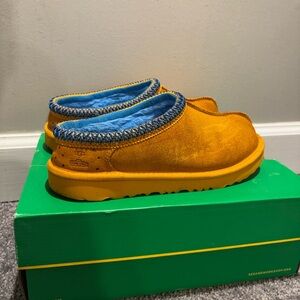 UGG X Cookie Monster Tasman